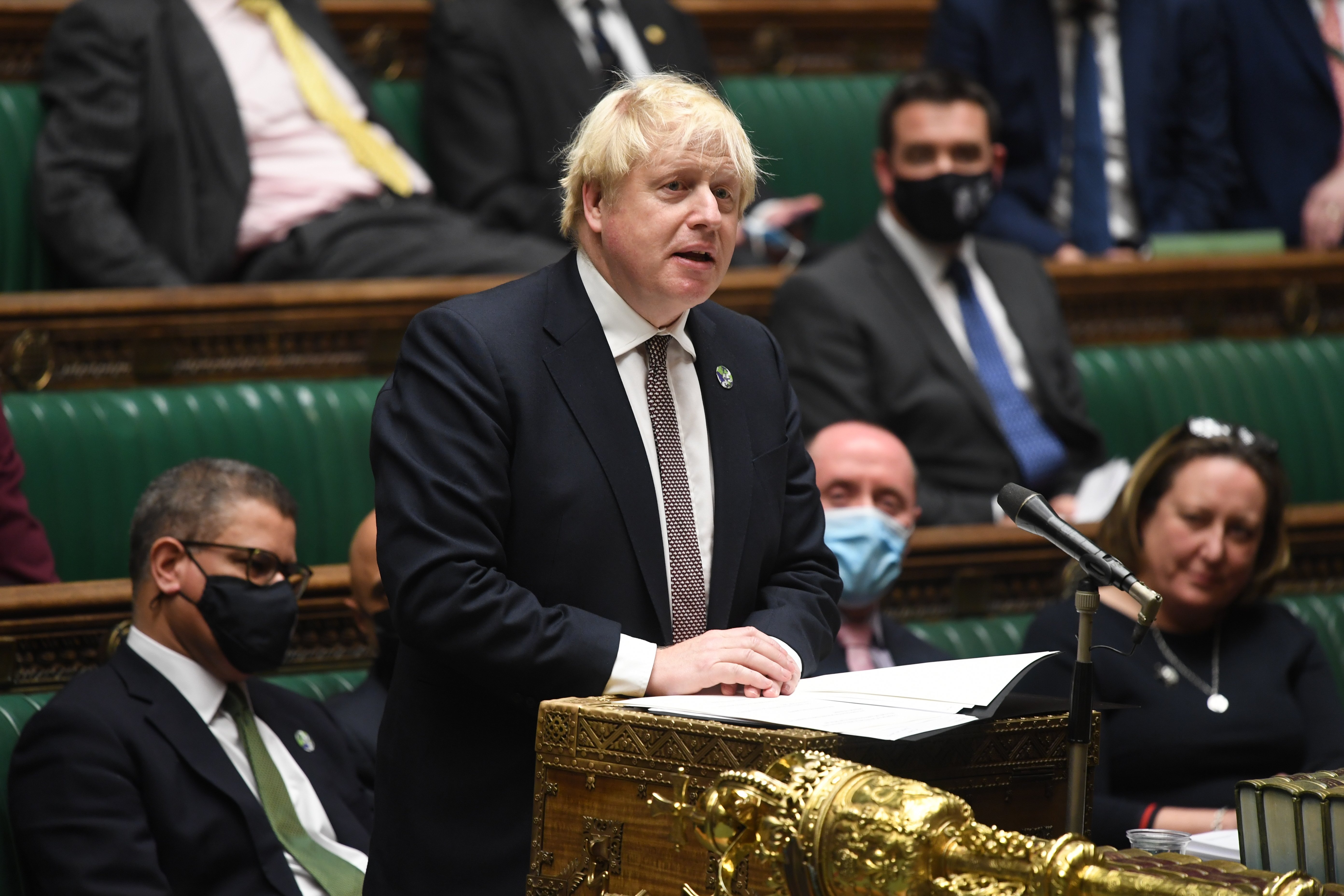 El rapapolvo del parlamento británico a Johnson cuando hacía lo mismo que Vox con Irene Montero