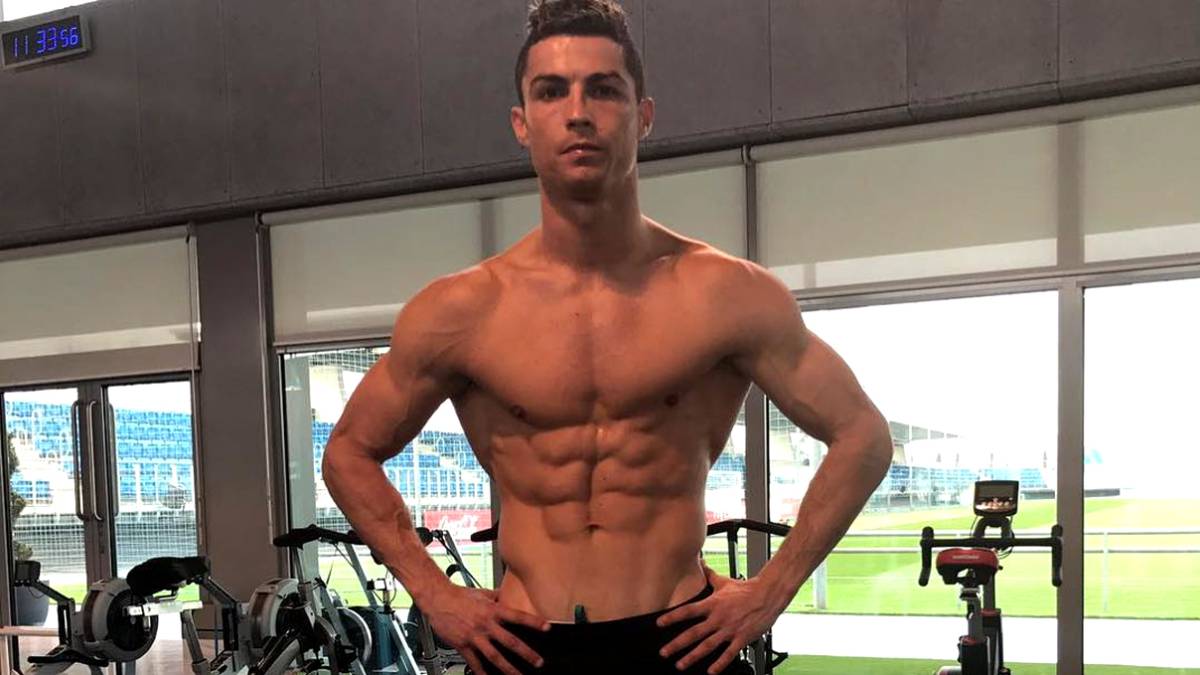 Cristiano Ronaldo llueix abdominals : XARXES