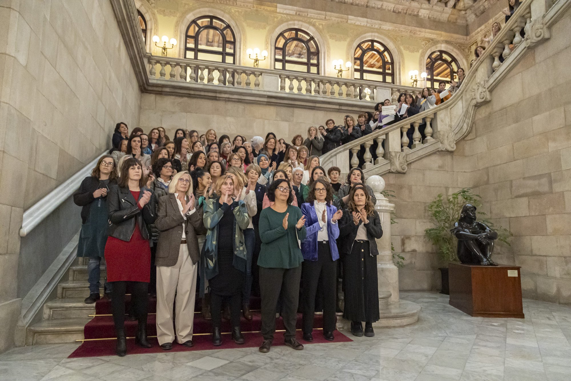 Las diputadas del Parlament denuncian la violencia política en apoyo a Irene Montero