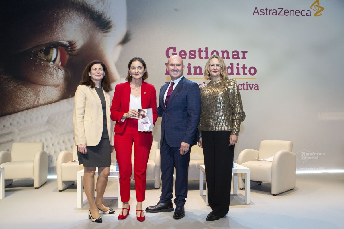 'Gestionar l'inaudit', el llibre d'AstraZeneca que recopila els testimonis de la gestió de la covid