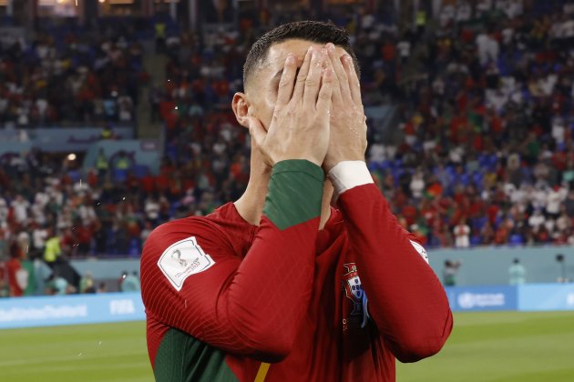 Cristiano Ronaldo manos cara Portugal / Foto: EFE