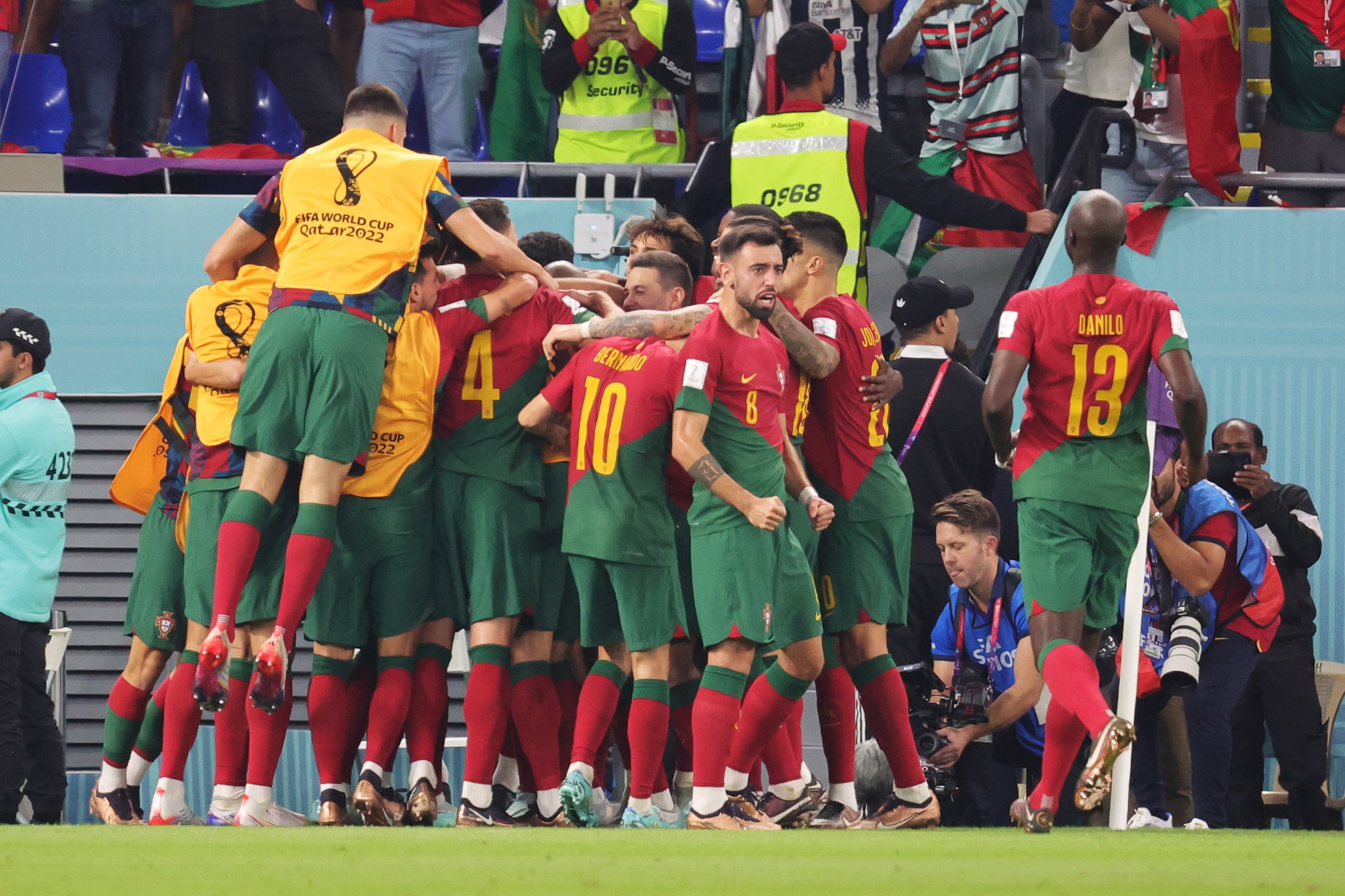 Portugal sua tinta per estrenar-se amb victòria davant Ghana (3-2)