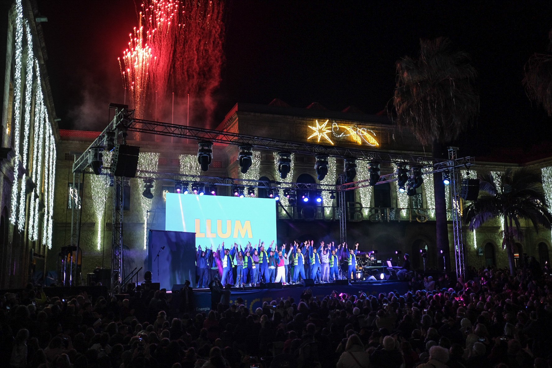 Els llums de Nadal s’encenen a Nou Barris i arriben a tot Barcelona