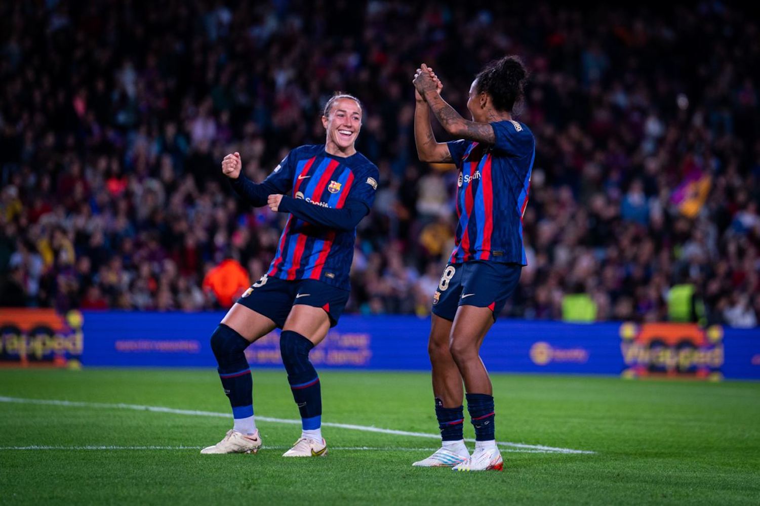 El Barça ilusiona contra el Bayern de Munich en el retorno de la Champions femenina al Camp Nou (3-0)