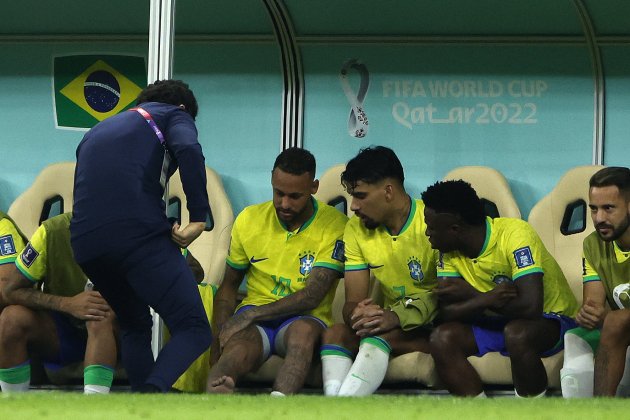Neymar lesionado banquillo Brasil / Foto: EFE - Juanjo Martin Neymar lesionado banquillo Brasil / Foto: EFE - Juanjo Martin