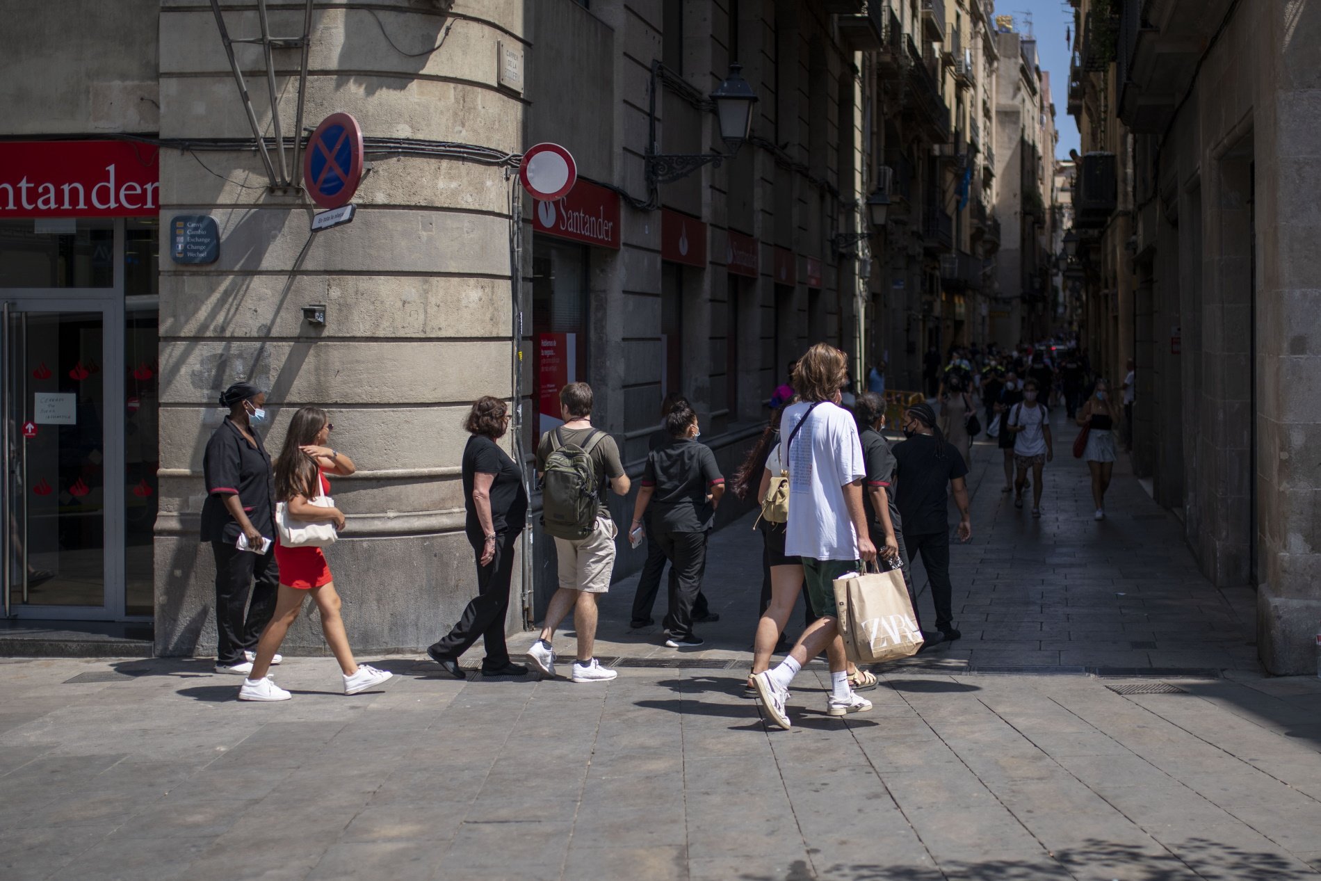 Barcelona y Salou son los municipios catalanes con más población estacional en 2021