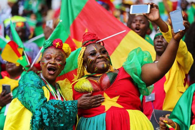 Suiza vs Camerún Grupo G Mundial Qatar 2022 afición camerun / Foto: Efe Suiza vs Camerún Grupo G Mundial Qatar 2022 afición camerun / Foto: Efe