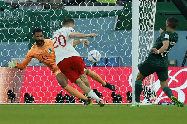 Zielinski Polonia gol Arabia Saudí / Foto: EFE - Ronald Wittek Zielinski Polonia gol Arabia Saudí / Foto: EFE - Ronald Wittek