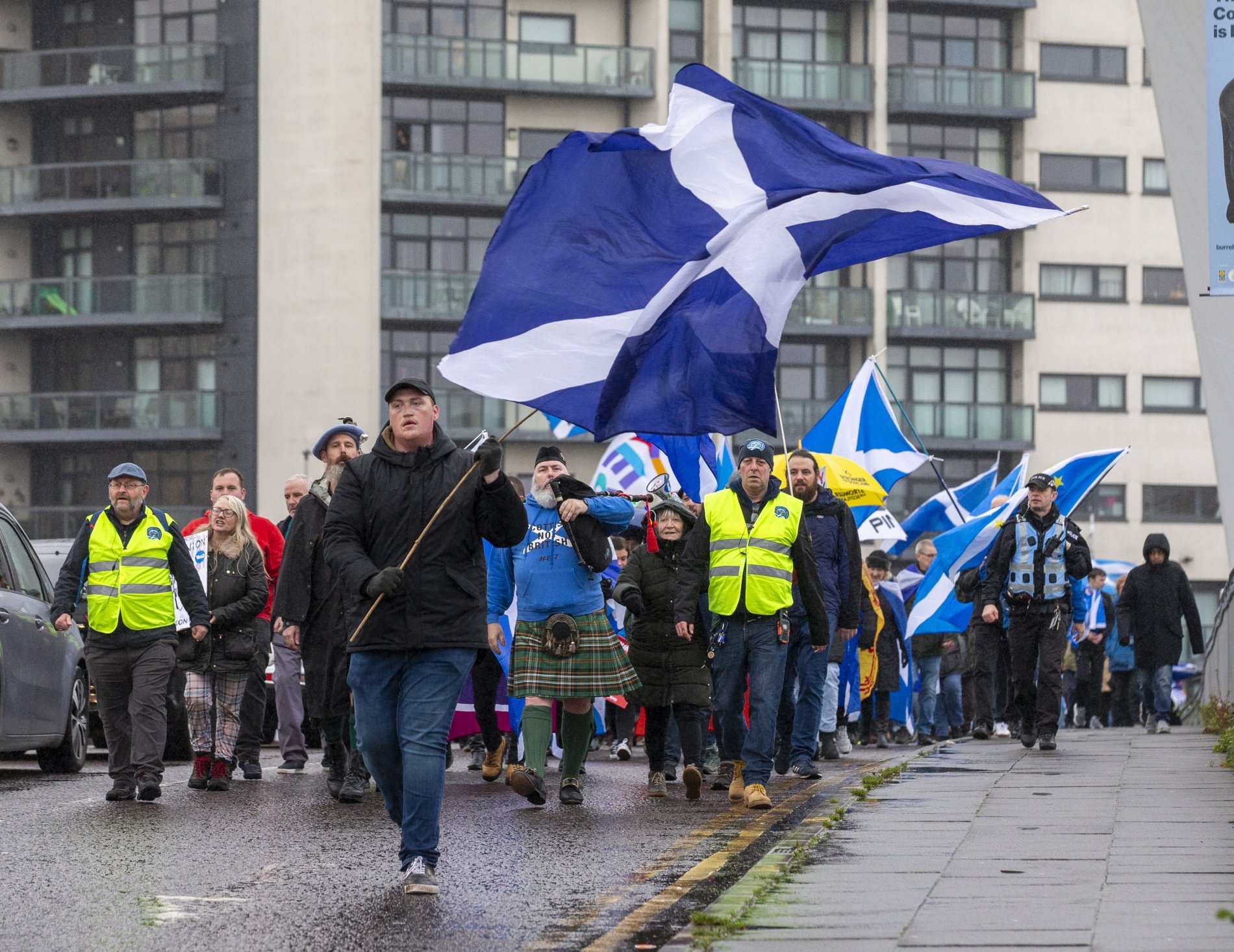 Mobilitzacions independentistes a Escòcia a favor de mantenir el procés
