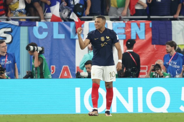 Mbappe celebrant el seu segon gol contra Dinamarca / Foto: EFE Mbappe celebrant el seu segon gol contra Dinamarca / Foto: EFE