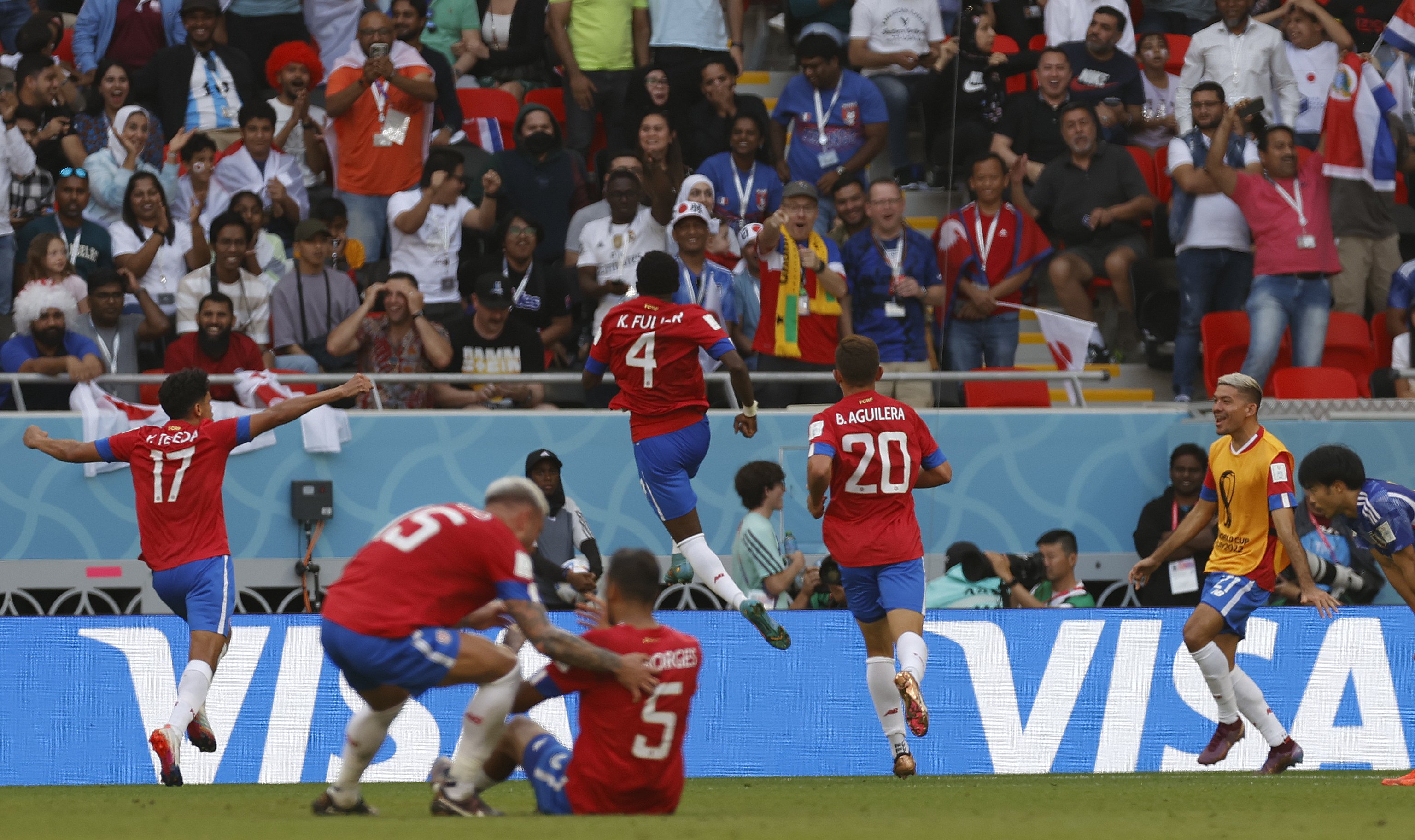 Costa Rica guanya per sorpresa el Japó (0-1) i capgira el grup d'Espanya