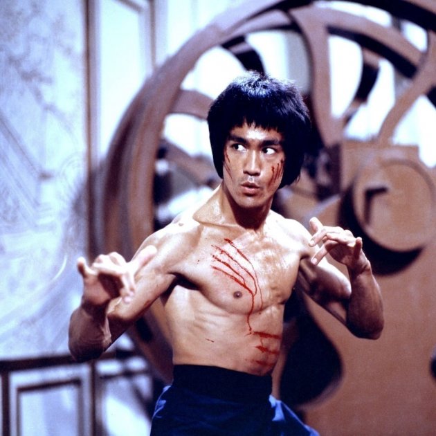 Bruce Lee murió por beber demasiada agua, según una nueva teoría