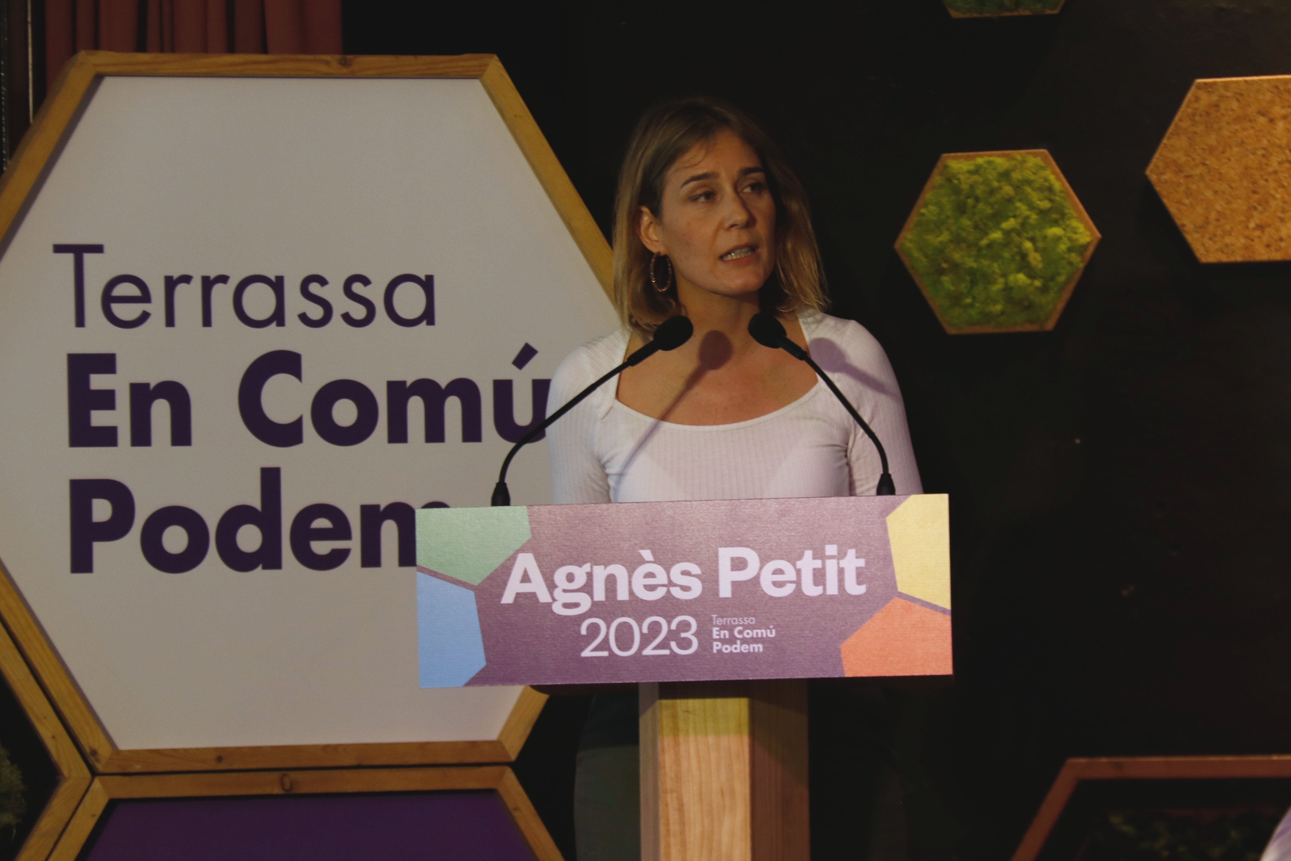 Jéssica Albiach recorda a ERC que  l'"arrogància no és bona companya de negociacions"