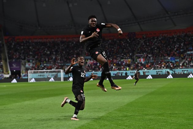 Alphonso Davies celebració gol Canadà Croàcia Mundial / Foto: EFE - Noushad Thekkayil