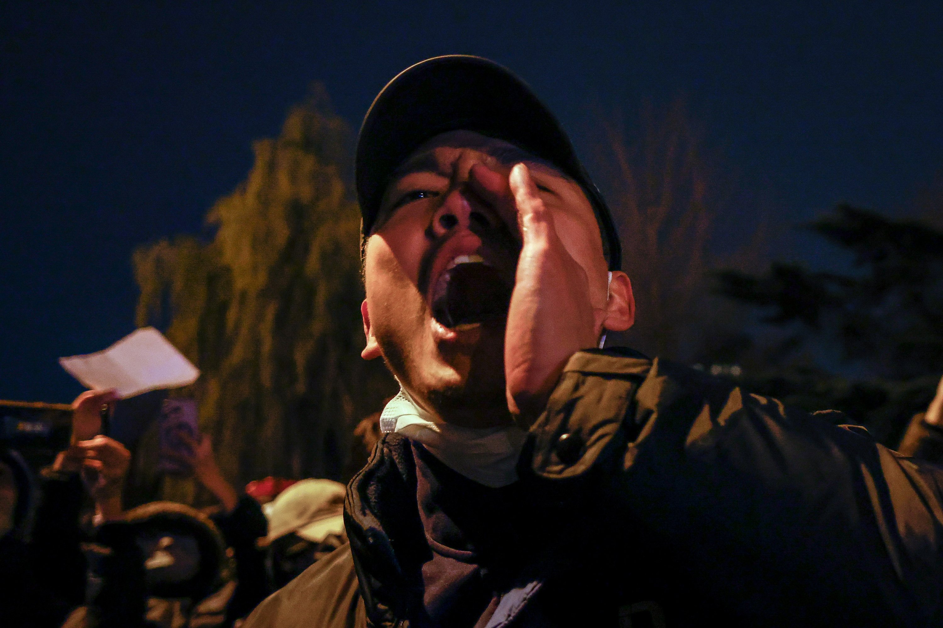 Un periodista de la BBC detingut a les protestes contra la política de covid zero a la Xina