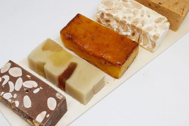 Torrons Xixona, Alacant, Xocolata amb ametlles, Iema i Massapà / Foto: Instagram