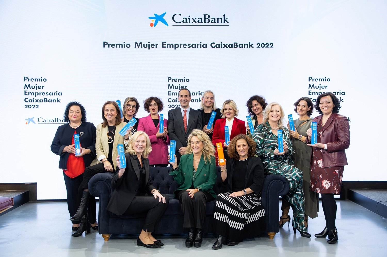 Gonzalo Gortázar elogia el talento femenino en la entrega de los premios Mujer Empresaria CaixaBank 2022