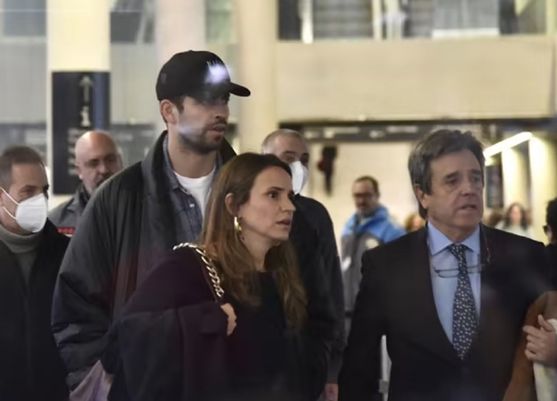 Piqué y sus corte de abogados Europa PRESS Piqué y sus corte de abogados Europa PRESS