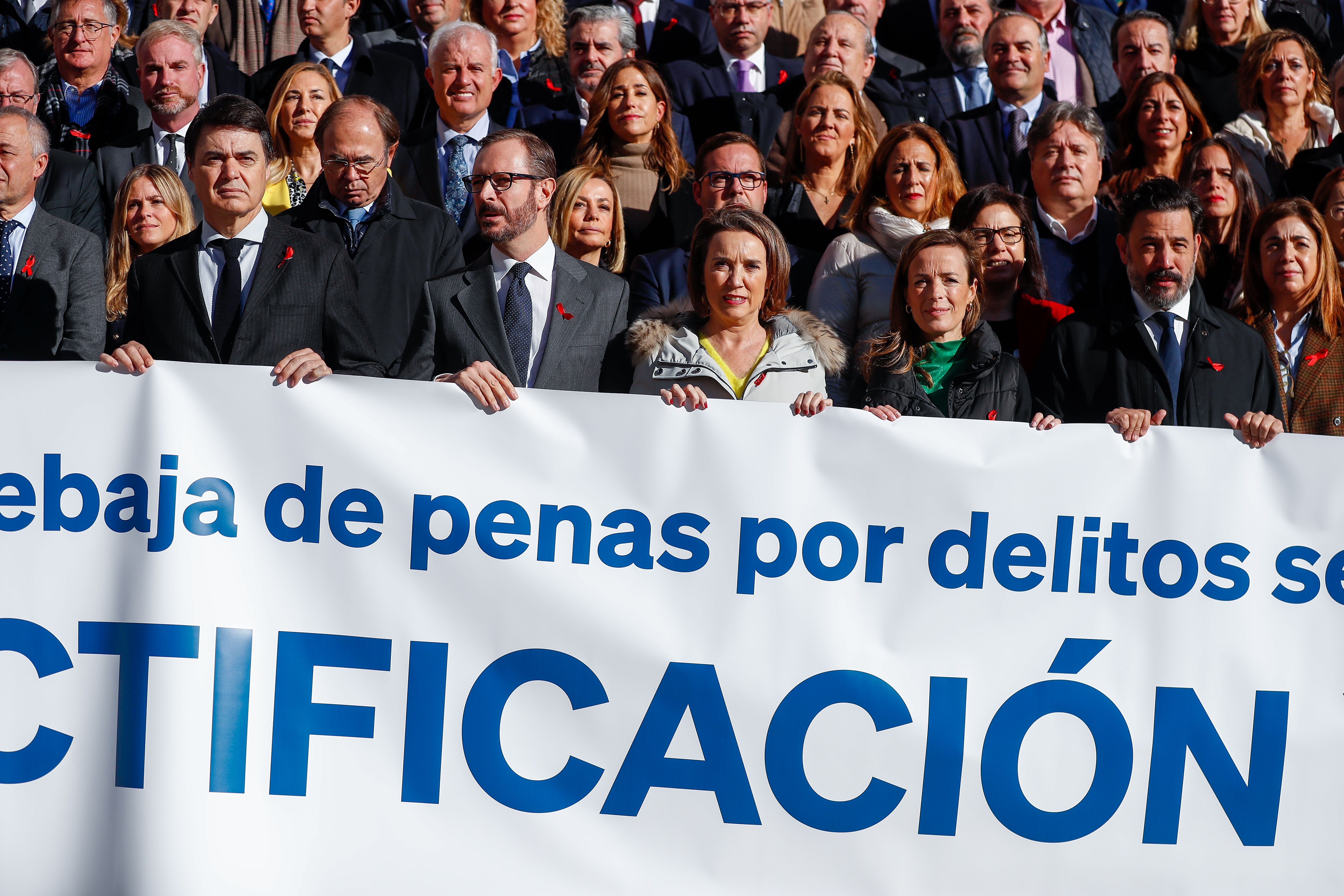 Performance del PP en las puertas del Congreso para pedir el cese de Montero