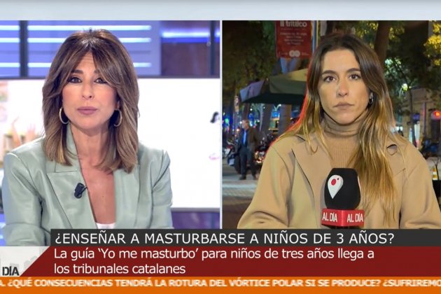 Ana Terradillos cono reportera Barcelona Cuatro en el Día Cuatro