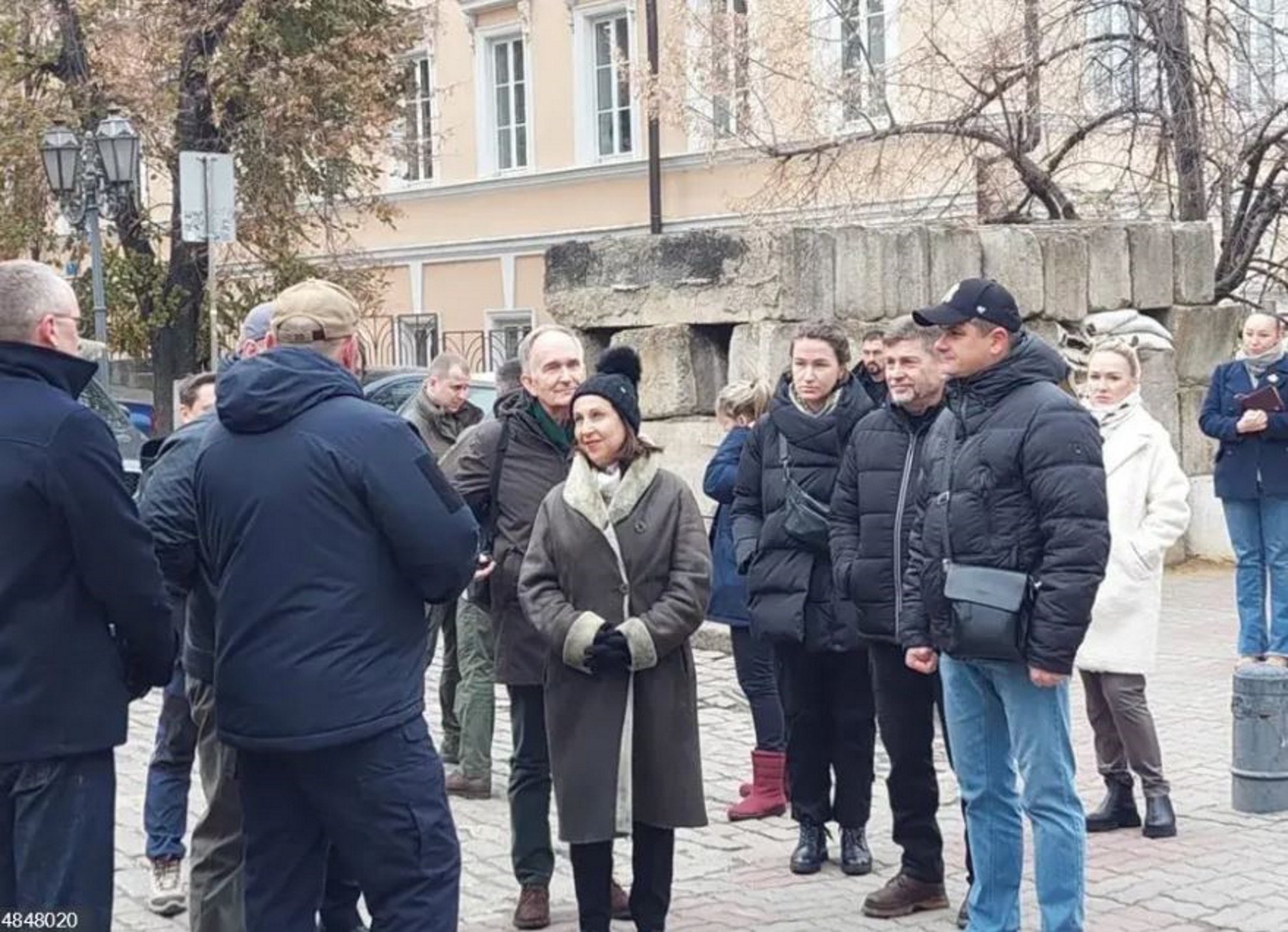 Margarita Robles a Odessa: "Les cartes bomba tenen relació amb el suport a Ucraïna"
