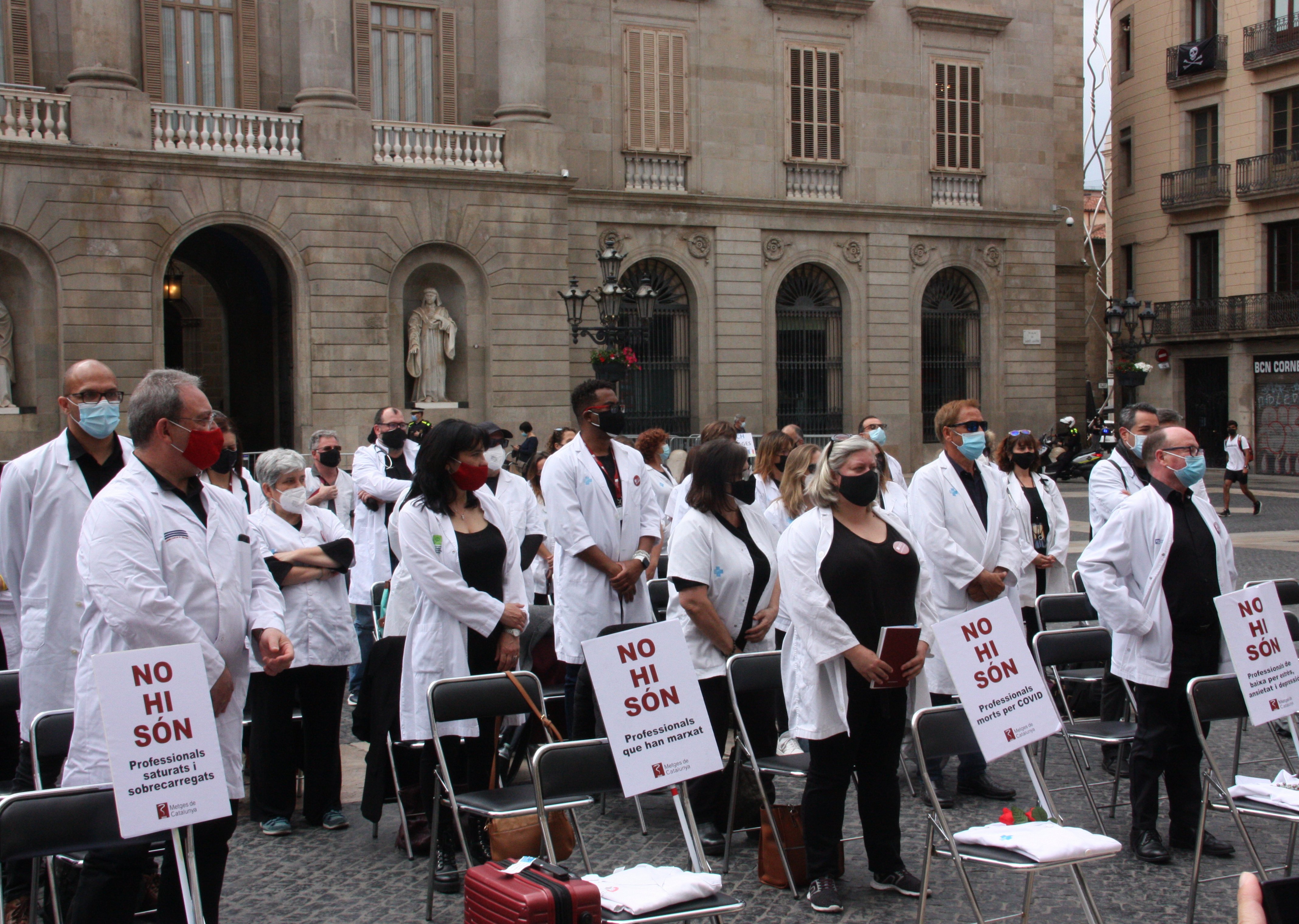 Enfermeras, auxiliares y el resto de personal sanitario se suman a la huelga de médicos en Catalunya