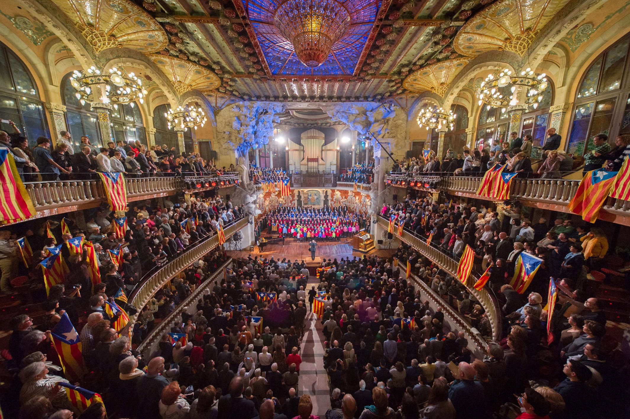 Cantantes del Orfeó Català rechazan la presencia del Rey en el Palau