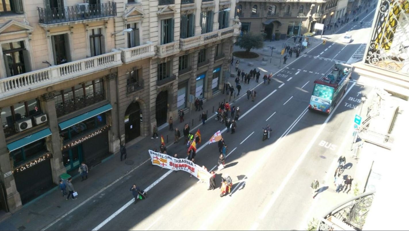 Allau de bromes sobre Tabàrnia per la seva 'micromanifestació'