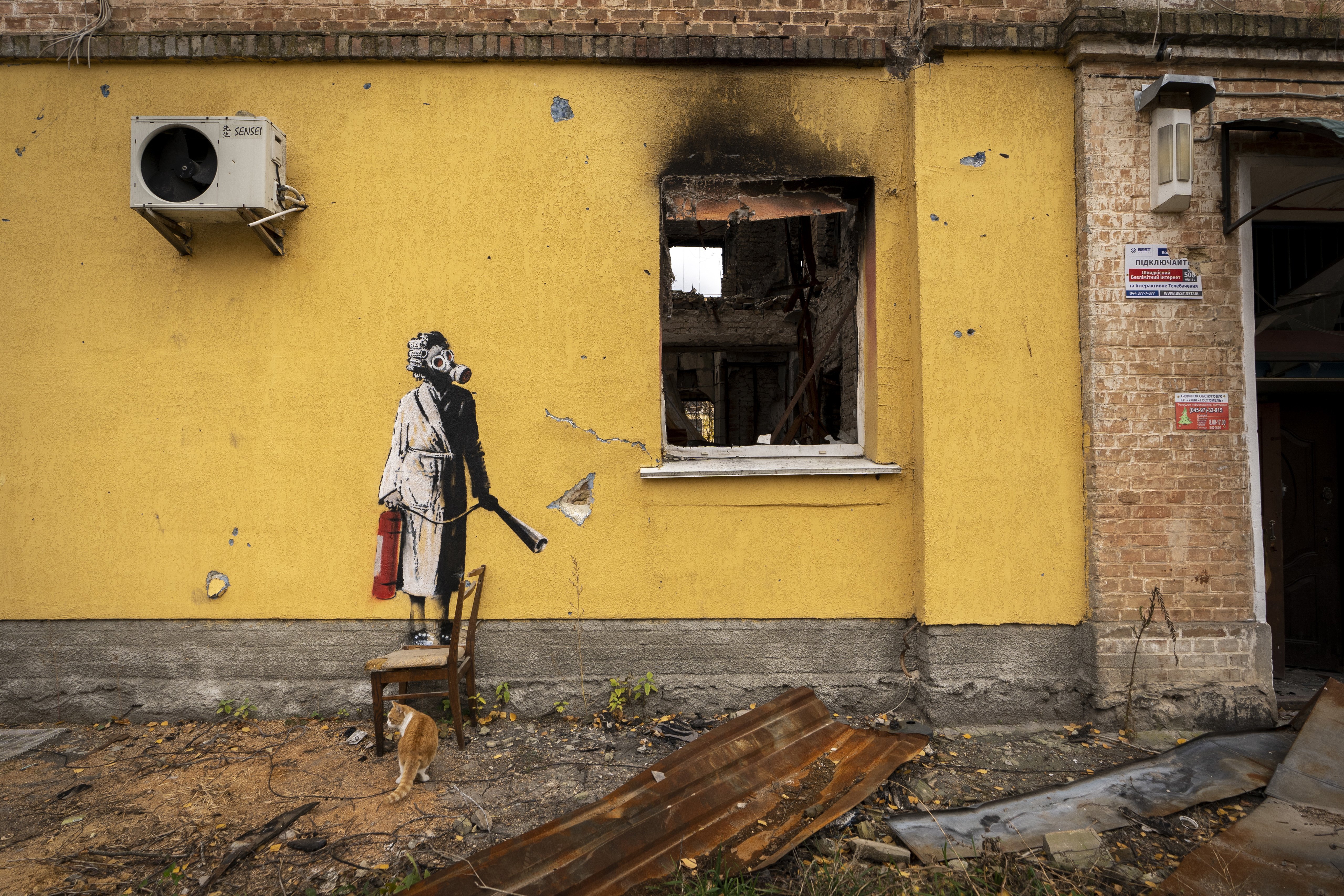 Intenten robar un dels murals de Banksy a Ucraïna