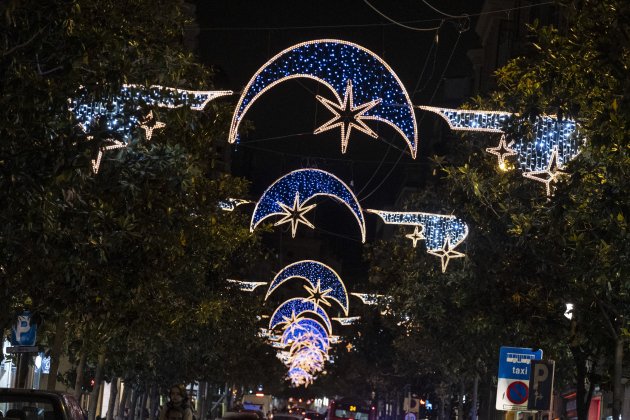 Luces de navidad en Barcelona grande de gracia / Foto: Carlos Baglietto