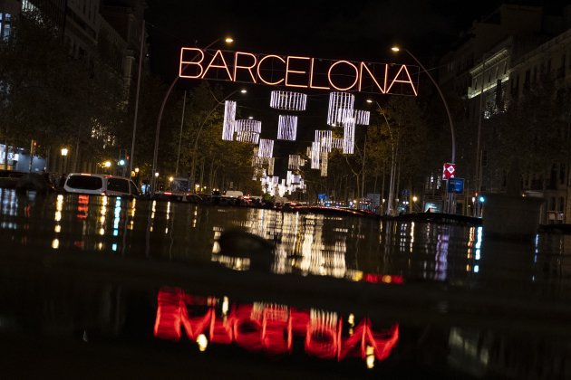 Luces de navidad en Barcelona Gran Via / Foto: Carlos Baglietto