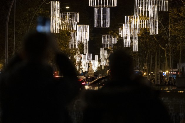 Llums de nadal a Barcelona cilindres gran via / Foto: Carlos Baglietto