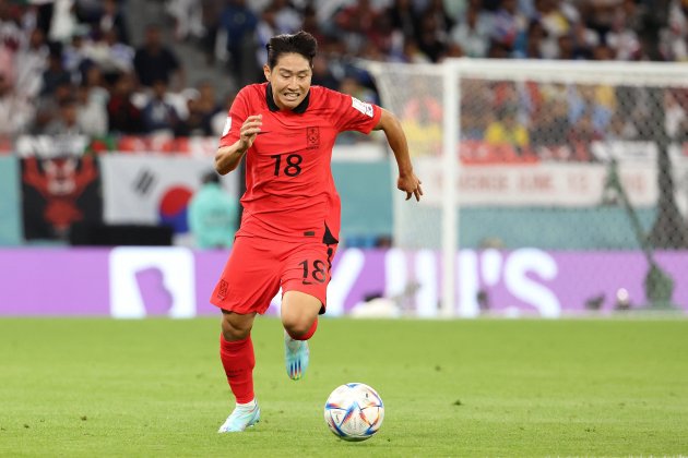 Kang in llegeix en el Mundial de Qatar / Foto: Europa Press Kang in llegeix en el Mundial de Qatar / Foto: Europa Press