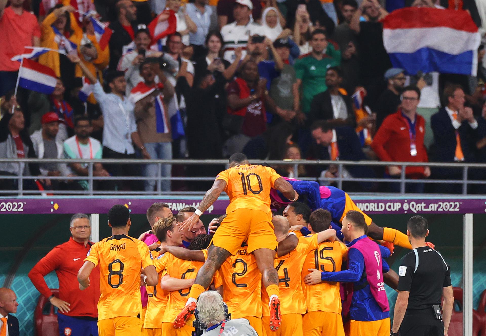 Els Països Baixos desperten els Estats Units del somni americà (3-1) i ja són als quarts del Mundial