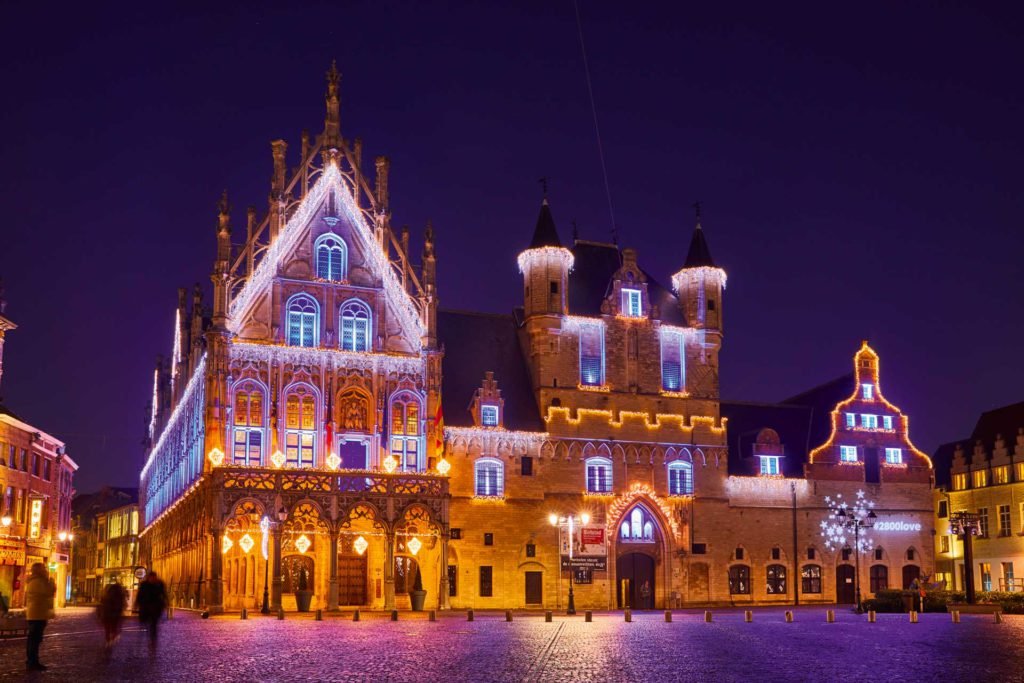 Una empresa francesa presenta les primeres garlandes LED fabricades amb resina de canya de sucre