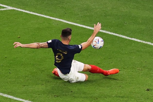 Olivier Giroud no gol Francia Polonia / Foto: EFE Olivier Giroud no gol Francia Polonia / Foto: EFE