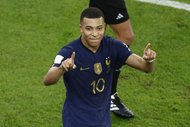 Kylian Mbappé celebrando gol Polonia / Foto: EFE