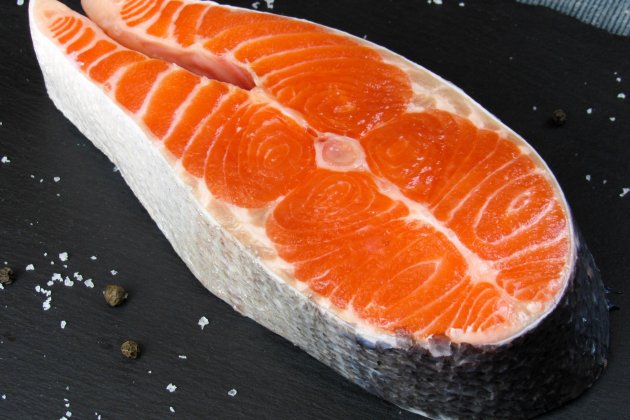 Filete de salmón fresco / Fuente: Unsplash
