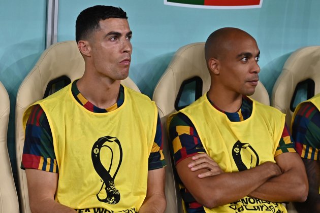 Cristiano Ronaldo Joao Mario suplente Portugal Suiza Mundial Qatar / Foto: EFE Cristiano Ronaldo Joao Mario suplente Portugal Suiza Mundial Qatar / Foto: EFE