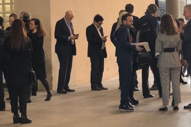 gerardo pisarello MWC rebuda Rei   Marta Lasalas