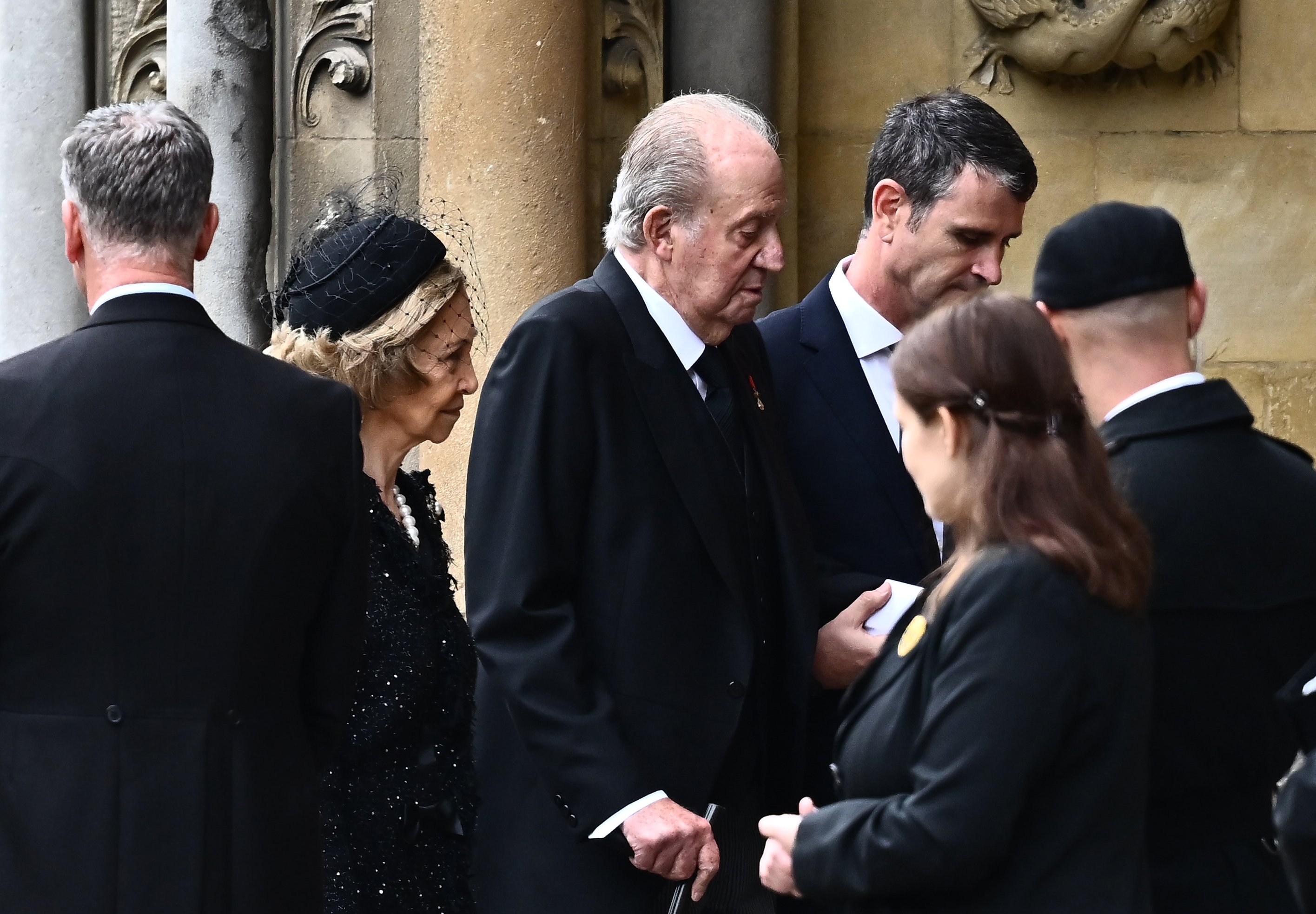 El entorno de Juan Carlos I se dirigió a Carlos III para que mediara en el asunto Corinna