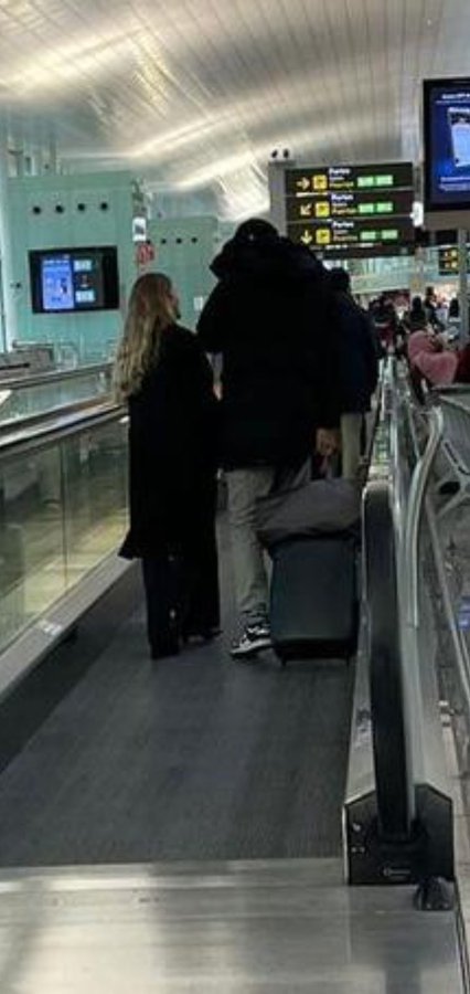 Gerard Piqué i Clara Chía al Pont de la Puríssima twitter Gerard Piqué i Clara Chía al Pont de la Puríssima twitter