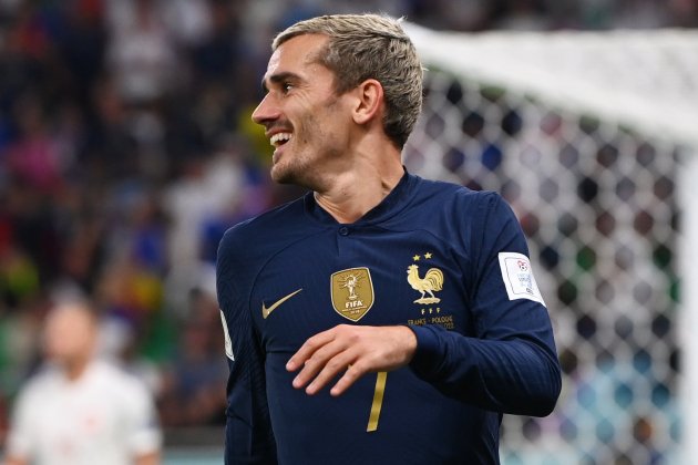 Antoine Griezmann rient França / Foto: EFE - Georgi Licovski