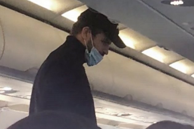 Gerard Piqué vuelo a Praga Telecinco Gerard Piqué vuelo a Praga Telecinco