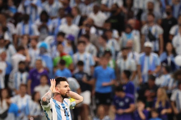 Leo Messi celebra gol oidos Argentina Mundial Qatar / Foto: EFE