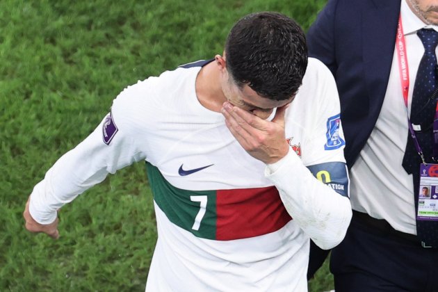 Cristiano Ronaldo plorant eliminació Portugal / Foto: EFE - Abedin Taherkenareh