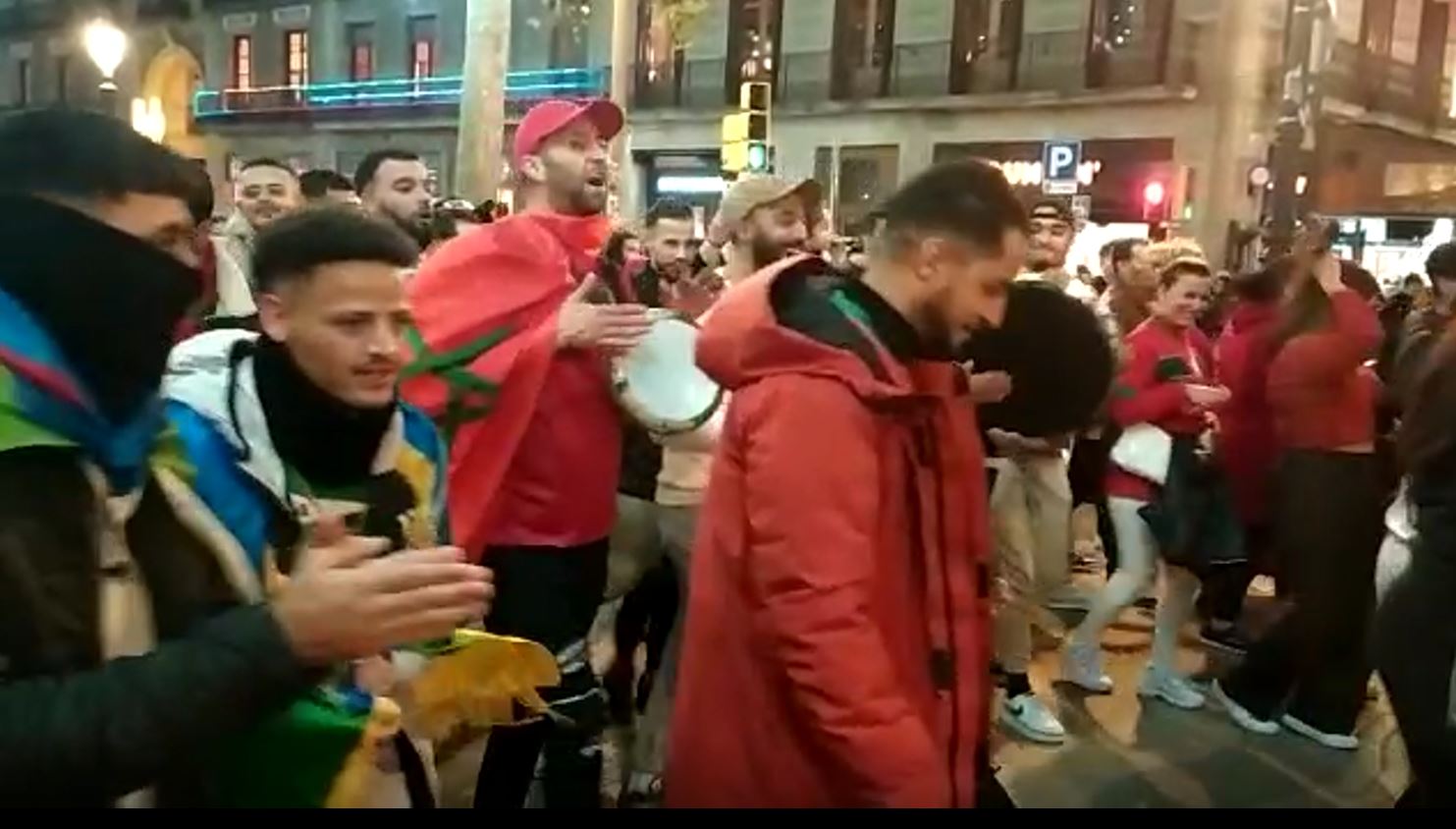 Celebración de los simpatizantes del Marruecos en la Rambla de Barcelona | VÍDEO