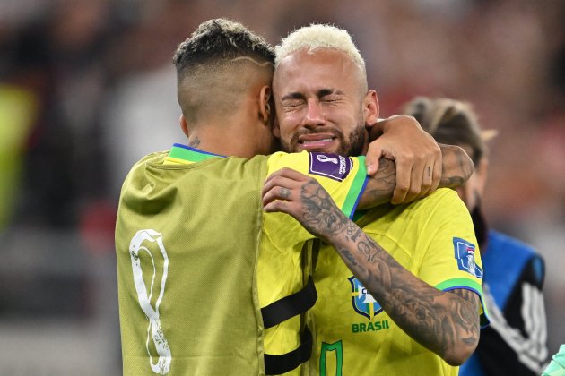Neymar llorando abrazo Raphinha / Foto: Europa Press