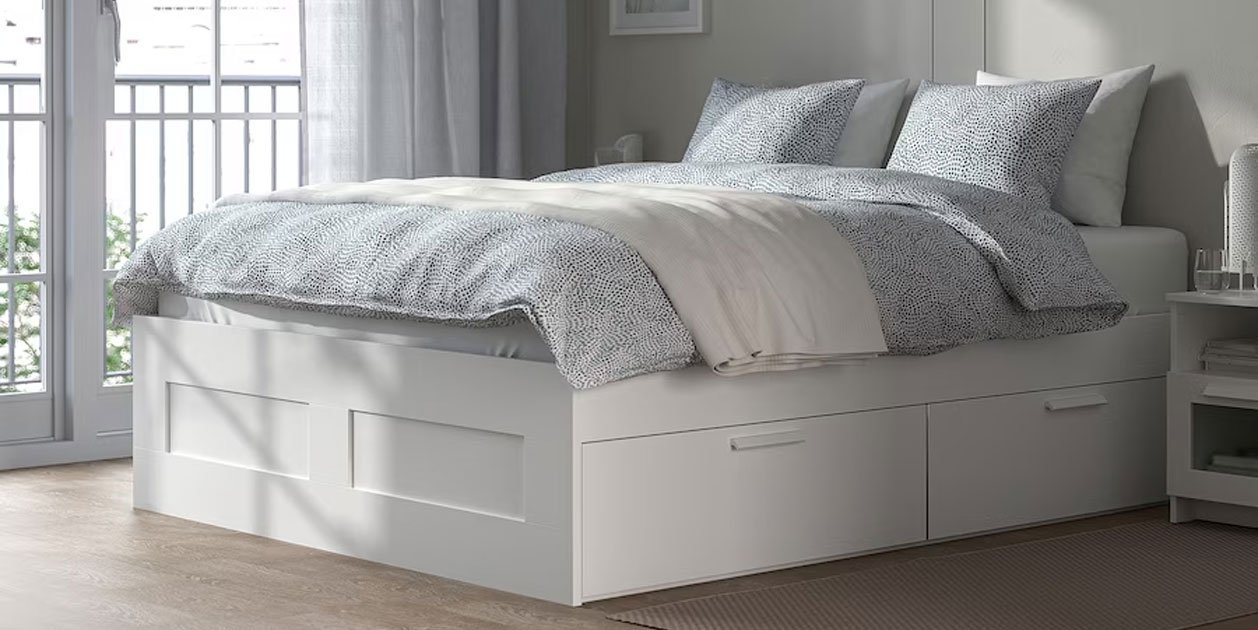 Amabilidad Aspirar vértice El lujo en Ikea es hacerte con la cama de matrimonio más aplaudida por poco  más de 160 euros