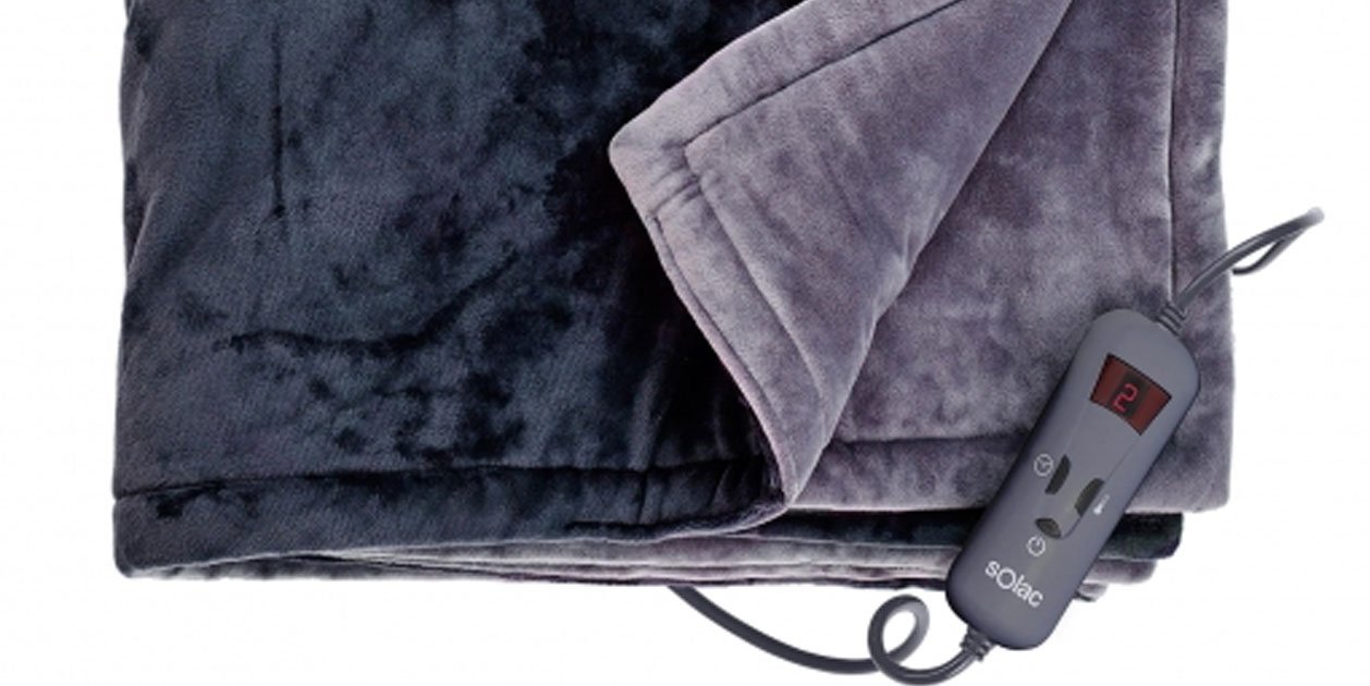 Carrefour tiene la manta tendencia para ver la tele en el sofá